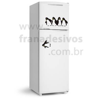 Adesivo de Geladeira Pinguim Caindo