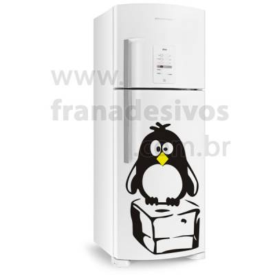 Adesivo de Geladeira Pinguim em Cima do Gelo