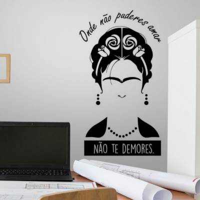 Adesivo de Parede Frida Kahlo Onde não puderes amar