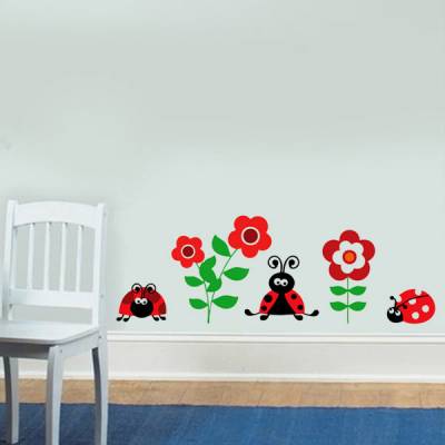 Adesivo de Parede Joaninhas e Flores
