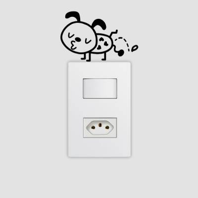 Adesivo de Parede para Interruptor Cachorrinho Fazendo Xixi