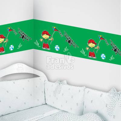 FAIXA DECORATIVA MENINO SOLTANDO PIPA - Verde