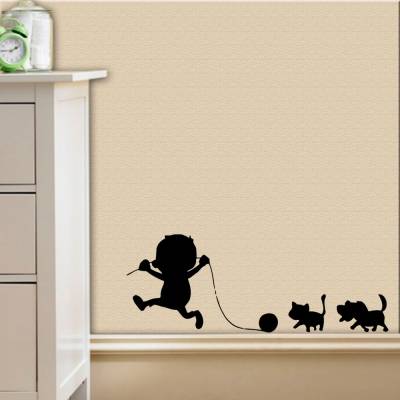 Adesivo De Parede Bebezinho Brincando Com Os Animais